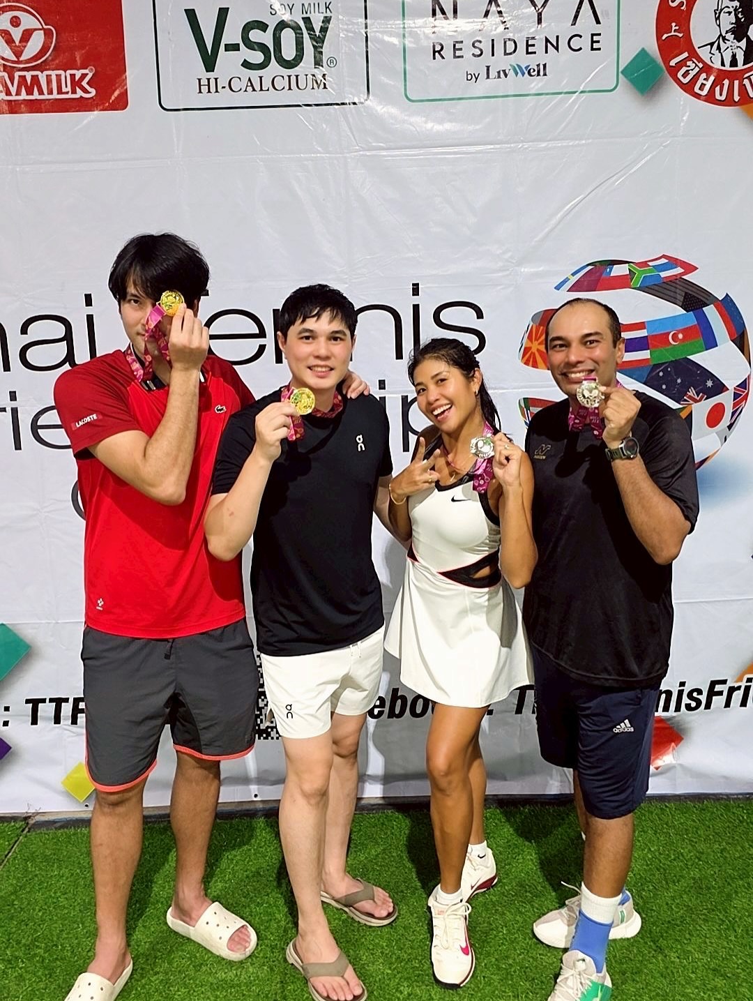 บอมบ์ - ธนิน มนูญศิลป์