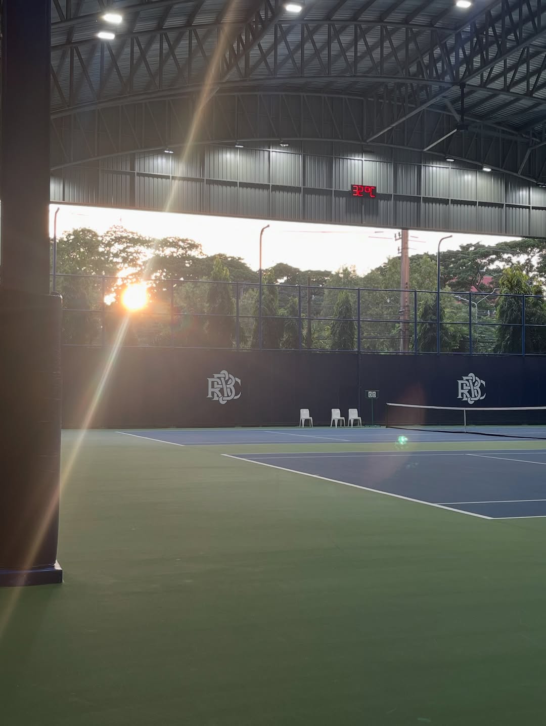 บอมบ์ - ธนิน มนูญศิลป์