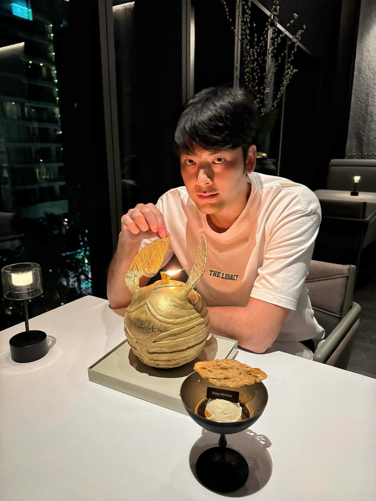 บอมบ์ - ธนิน มนูญศิลป์