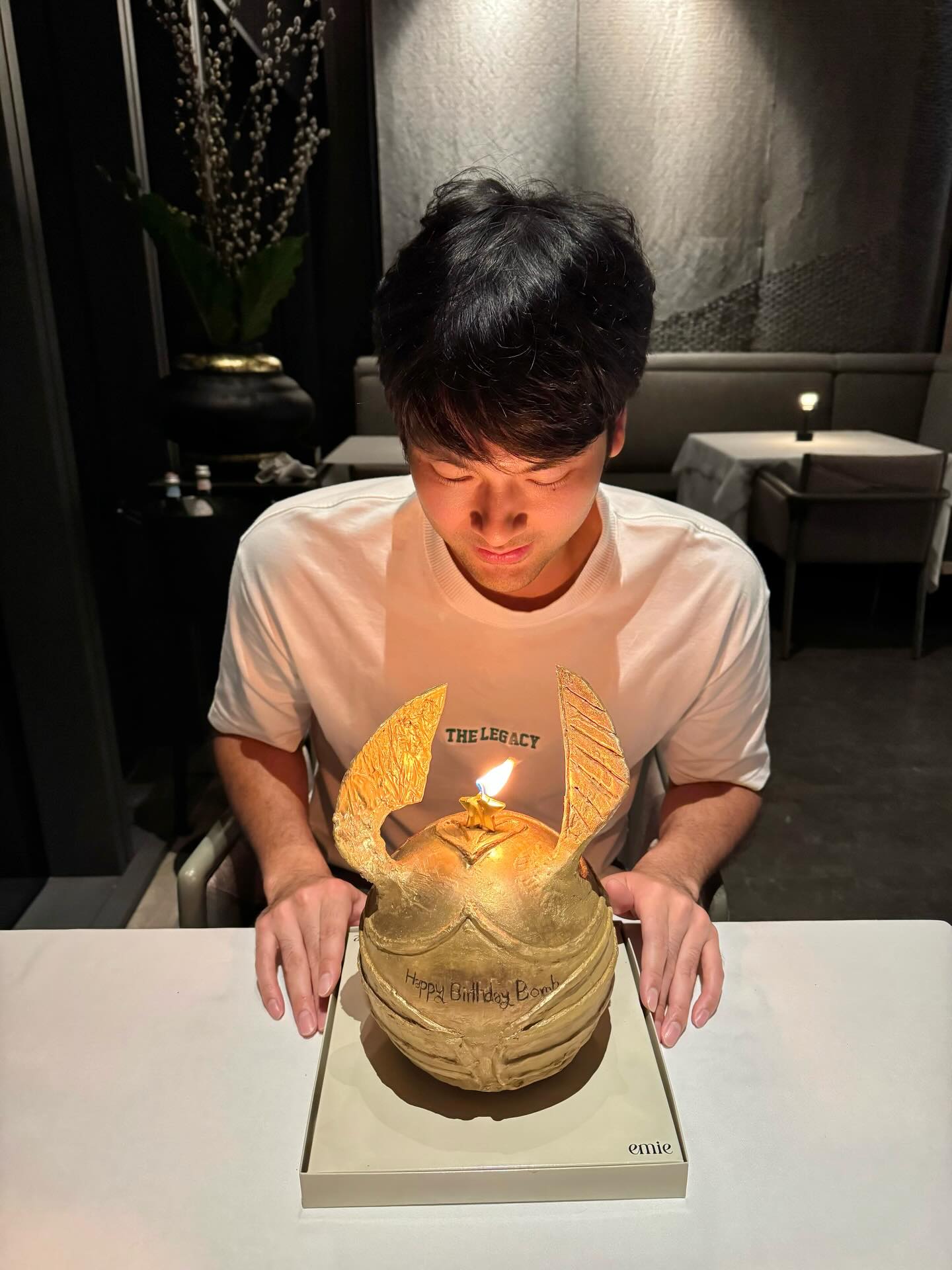 บอมบ์ - ธนิน มนูญศิลป์