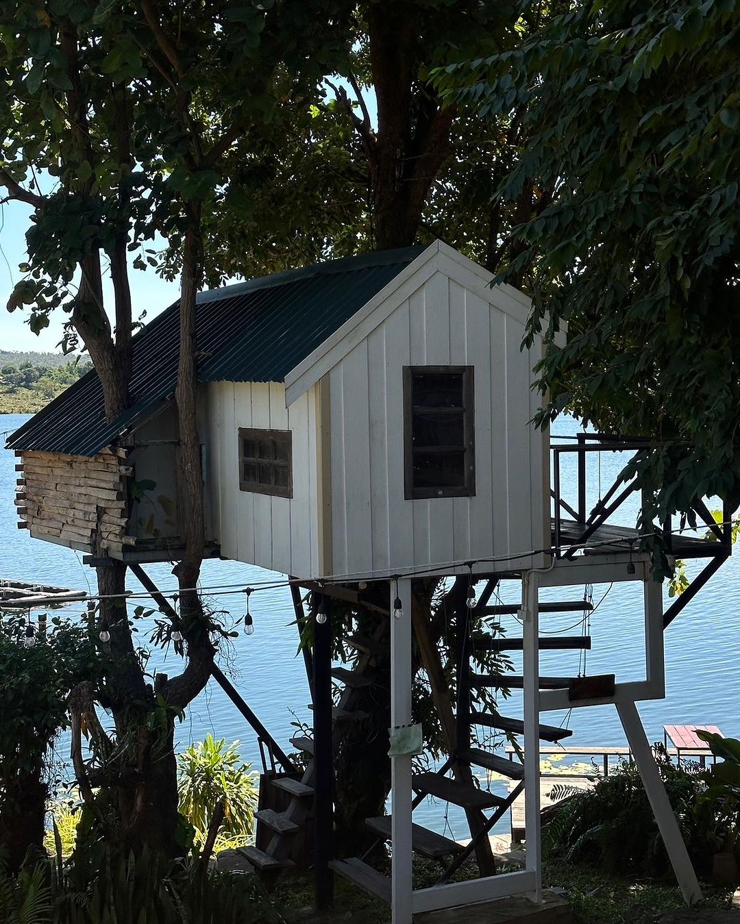 อาย - กมลเนตร เรืองศรี