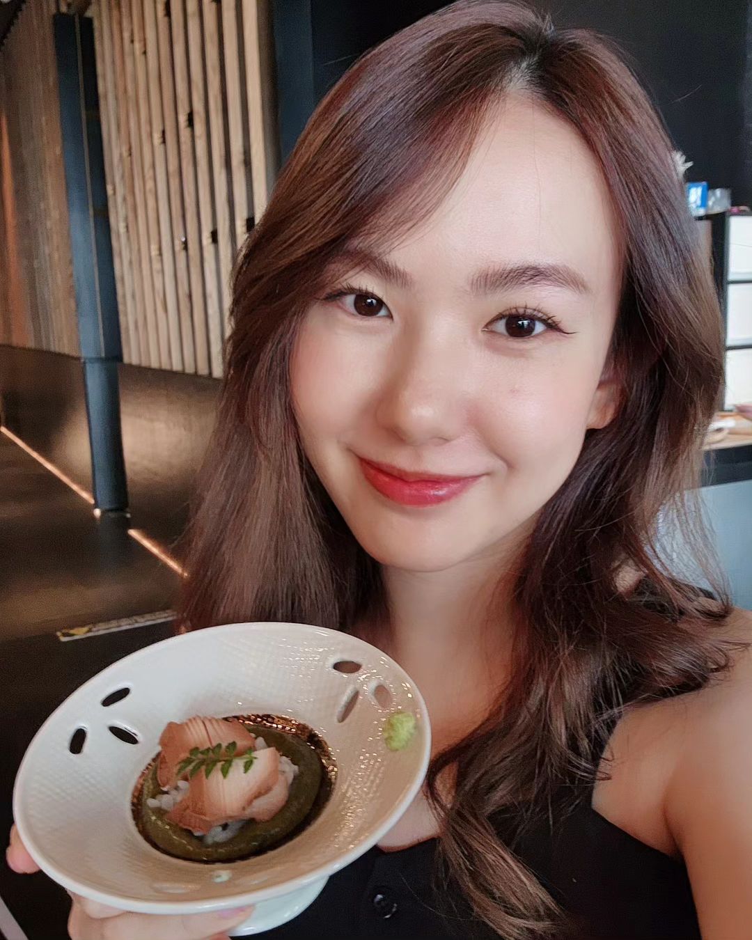 เชอรีน - ณัฐจารี หรเวชกุล