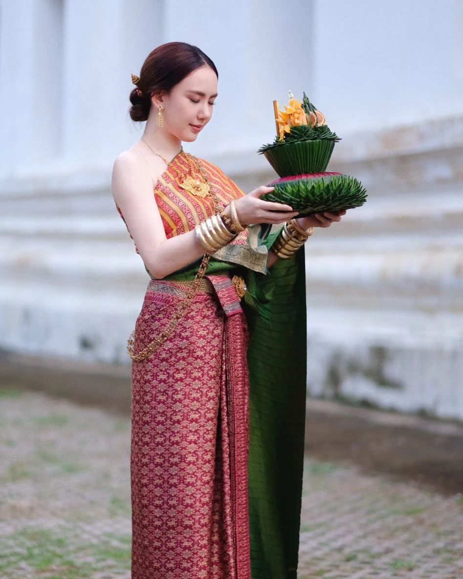 เชอรีน - ณัฐจารี หรเวชกุล