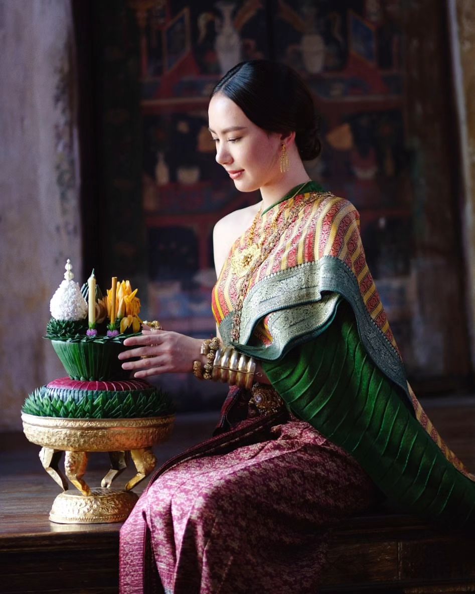เชอรีน - ณัฐจารี หรเวชกุล