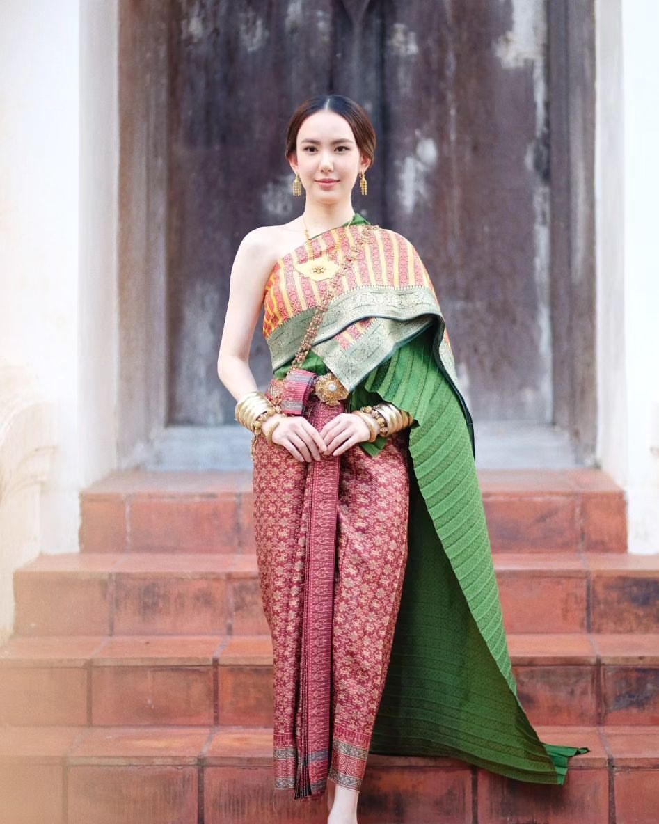 เชอรีน - ณัฐจารี หรเวชกุล
