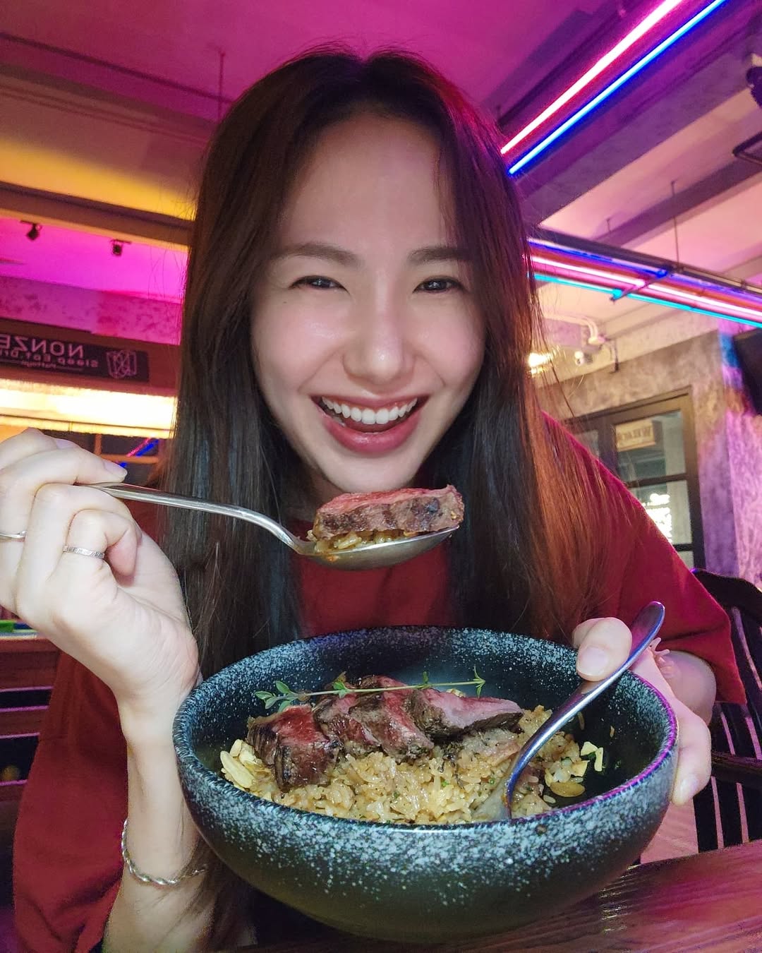 เชอรีน - ณัฐจารี หรเวชกุล