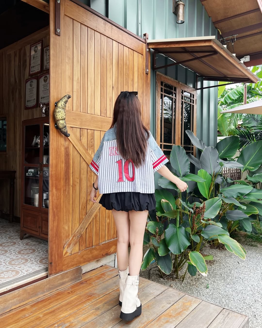 เชอรีน - ณัฐจารี หรเวชกุล