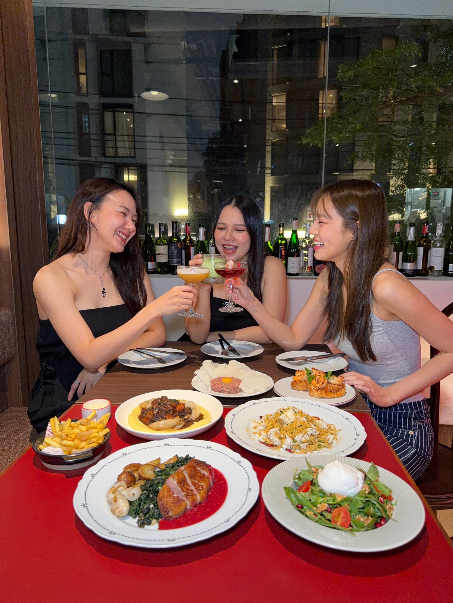 เชอรีน - ณัฐจารี หรเวชกุล