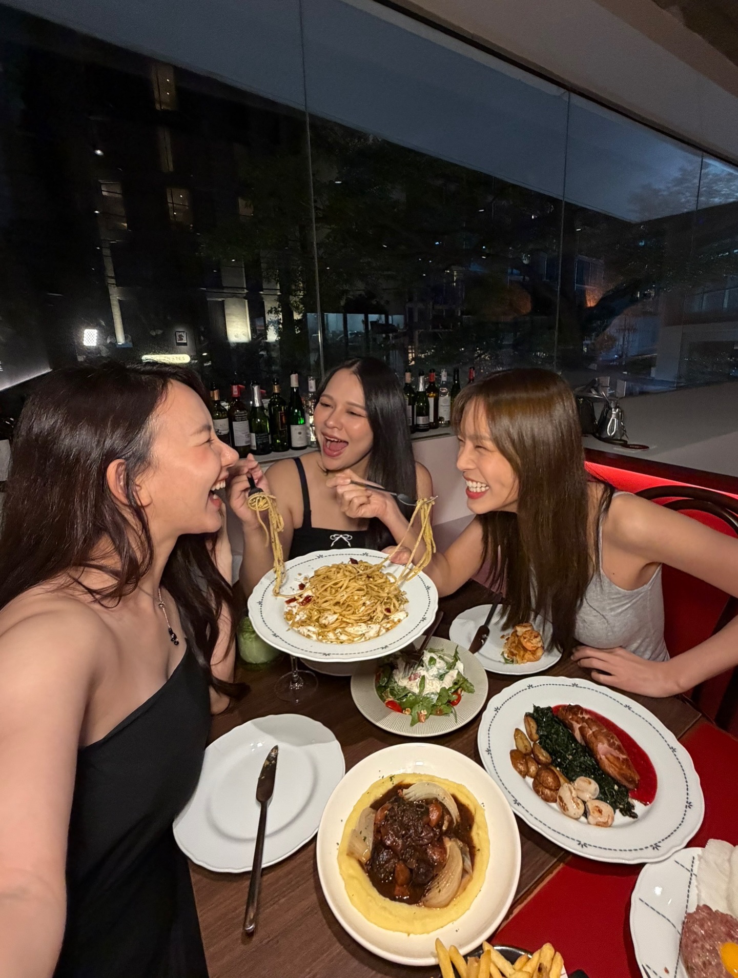 เชอรีน - ณัฐจารี หรเวชกุล