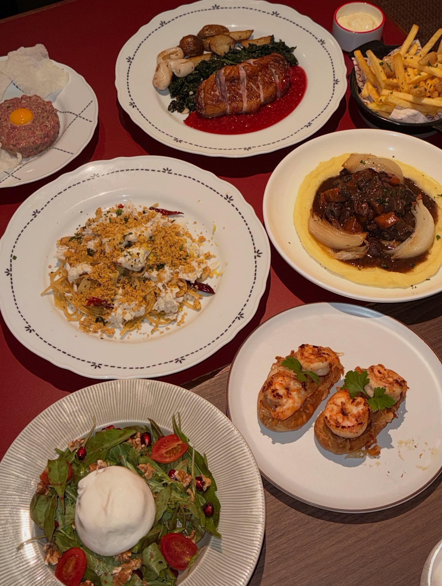 เชอรีน - ณัฐจารี หรเวชกุล