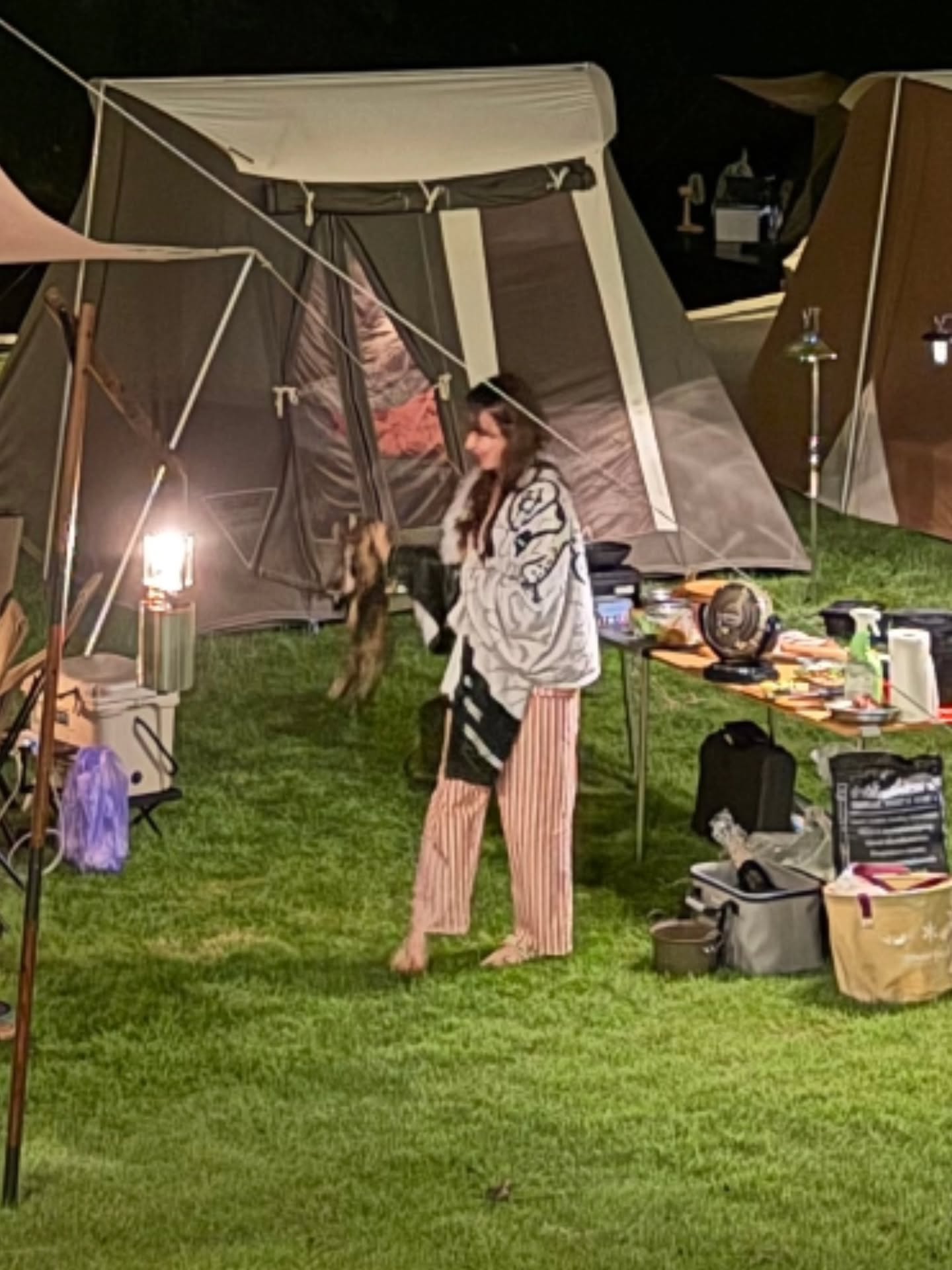 เชอรีน - ณัฐจารี หรเวชกุล