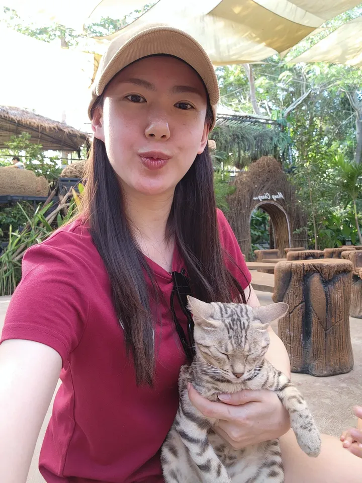 เชอรีน - ณัฐจารี หรเวชกุล