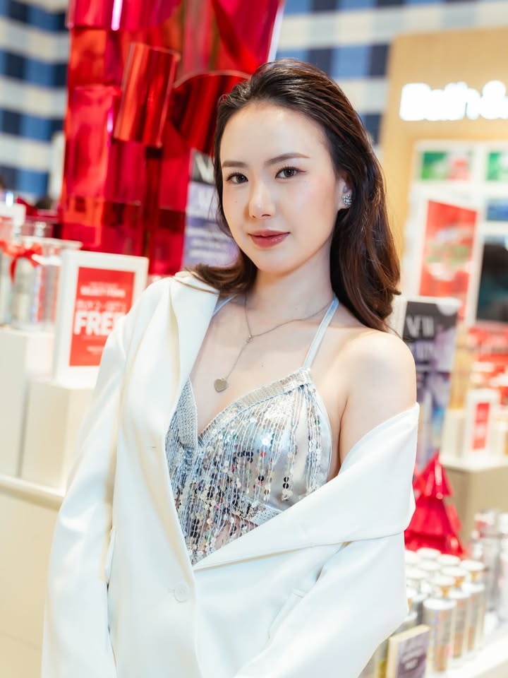 เชอรีน - ณัฐจารี หรเวชกุล