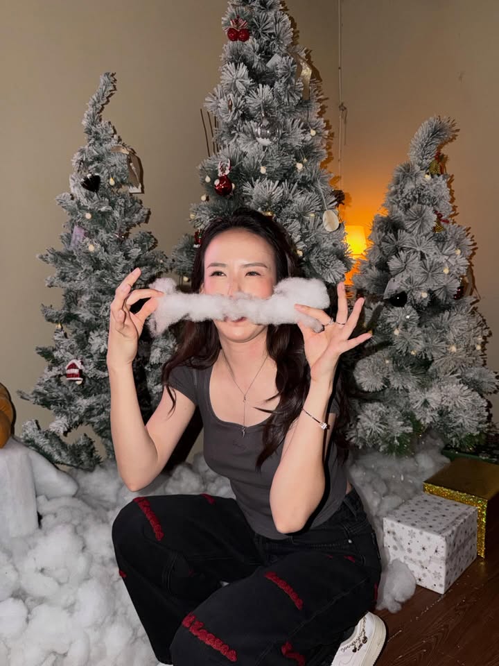 เชอรีน - ณัฐจารี หรเวชกุล