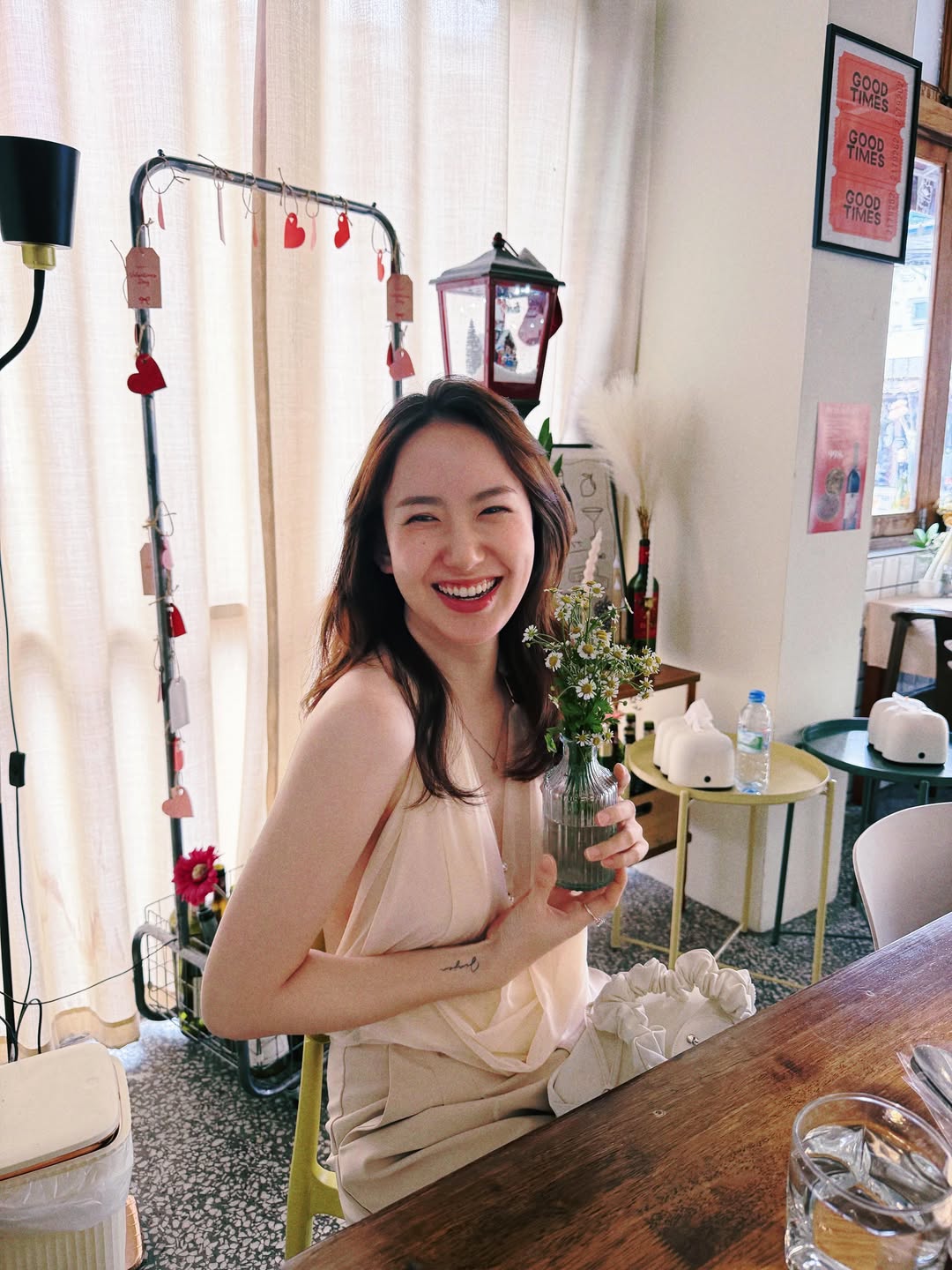เชอรีน - ณัฐจารี หรเวชกุล