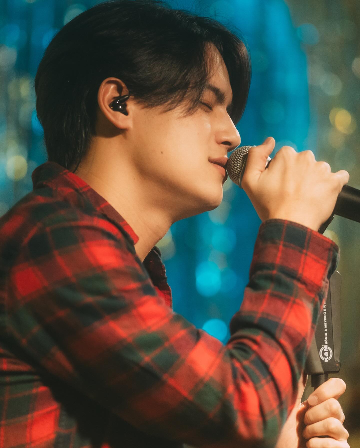 ไอซ์ - พาริส อินทรโกมาลย์สุต