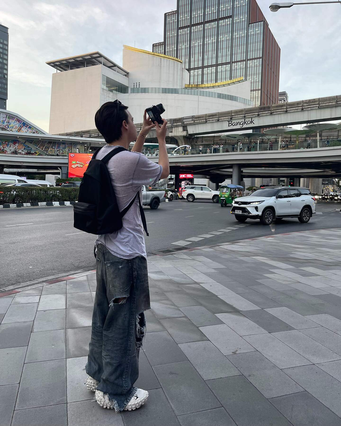 ไอซ์ - พาริส อินทรโกมาลย์สุต