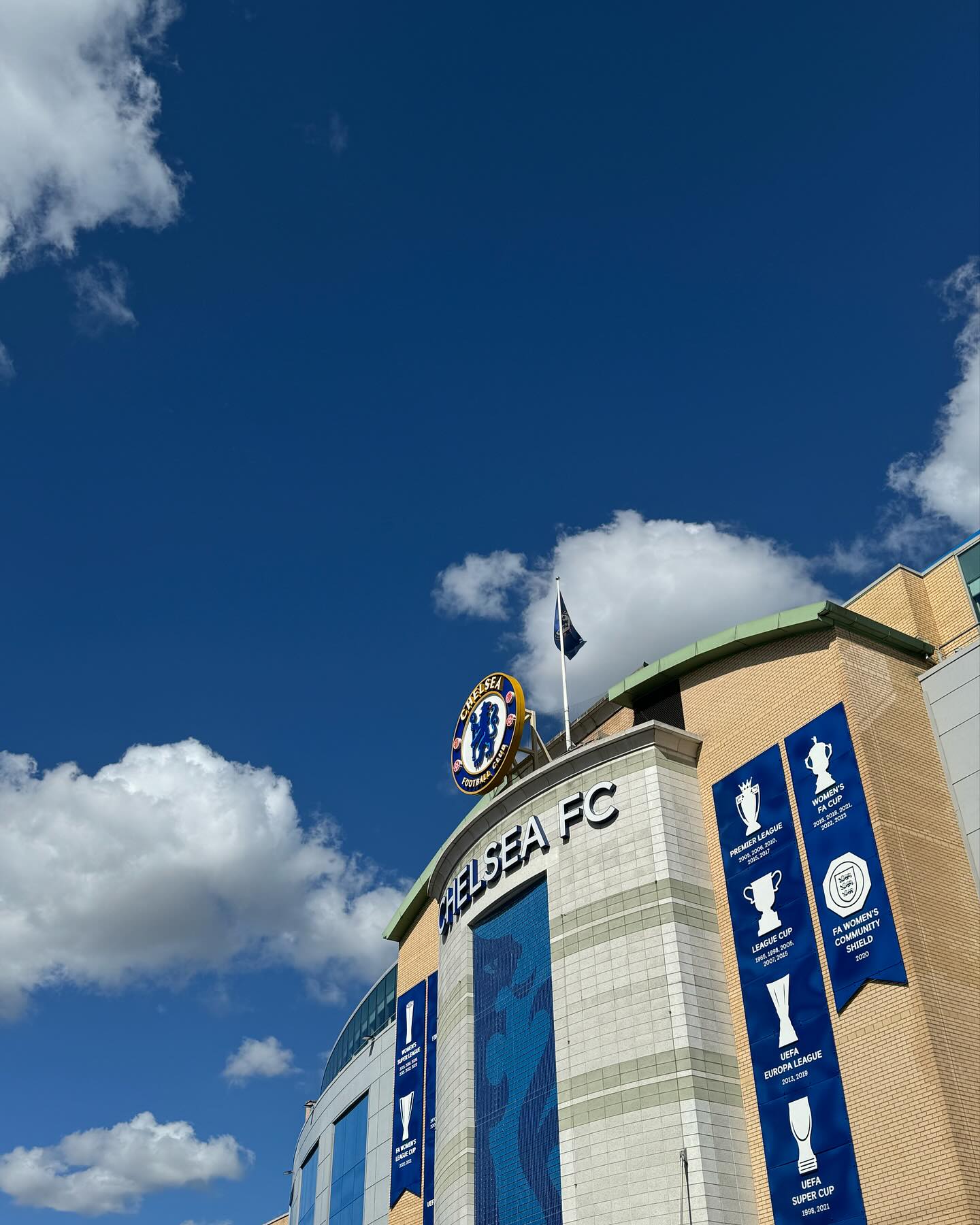 ไอซ์ - พาริส อินทรโกมาลย์สุต