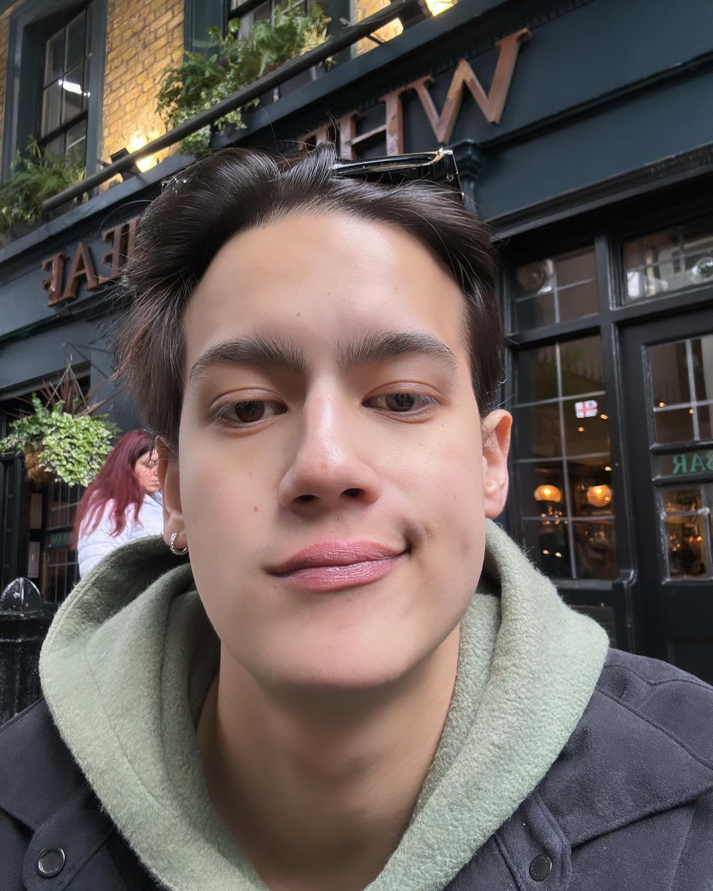 ไอซ์ - พาริส อินทรโกมาลย์สุต