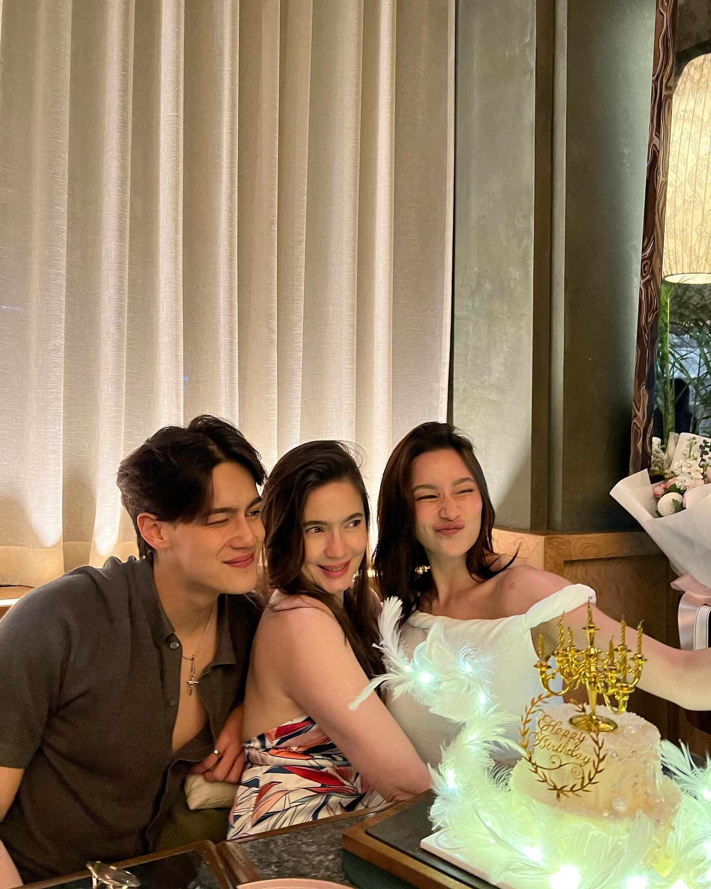 ไอซ์ - พาริส อินทรโกมาลย์สุต