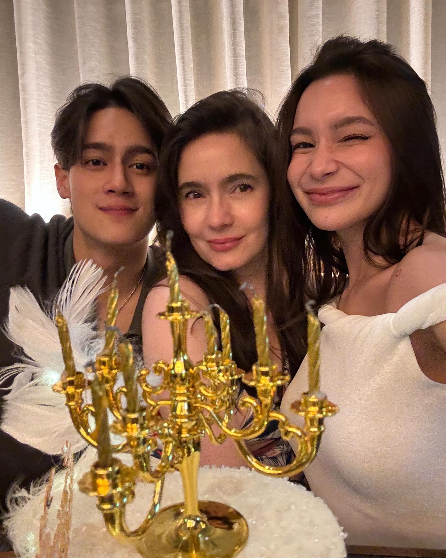 ไอซ์ - พาริส อินทรโกมาลย์สุต