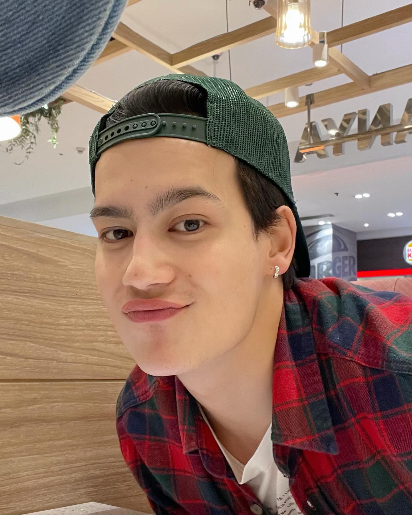 ไอซ์ - พาริส อินทรโกมาลย์สุต