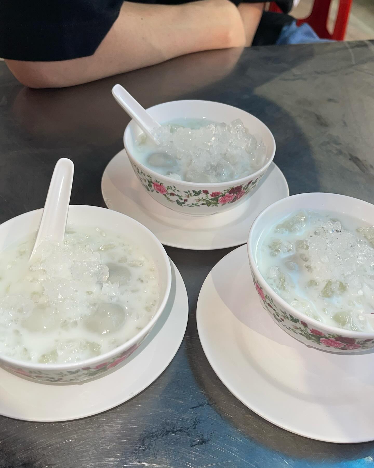 ไอซ์ - พาริส อินทรโกมาลย์สุต