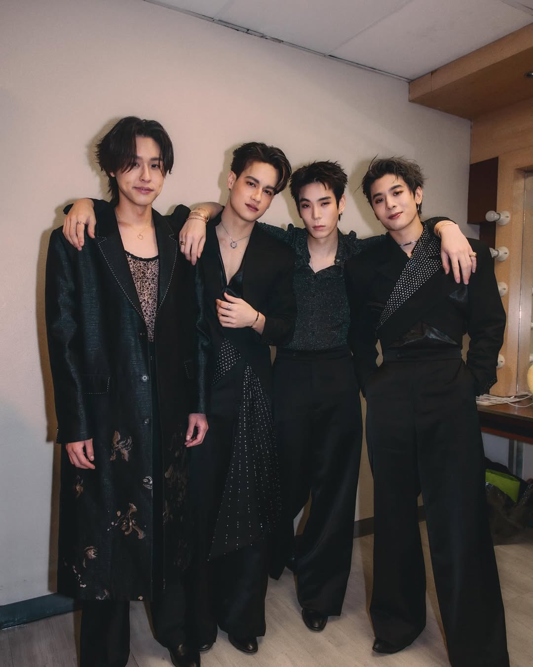 ไอซ์ - พาริส อินทรโกมาลย์สุต