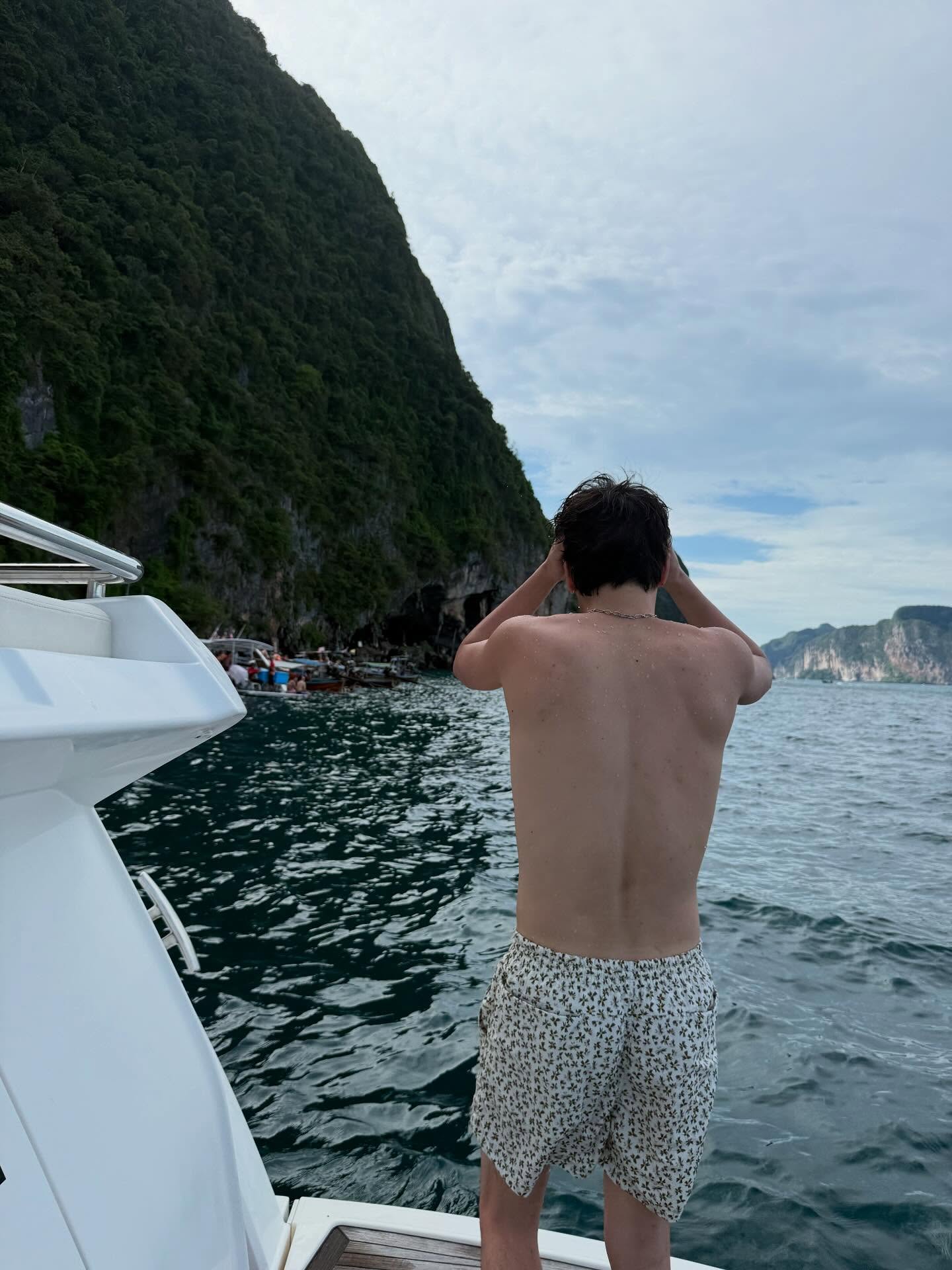 ไอซ์ - พาริส อินทรโกมาลย์สุต