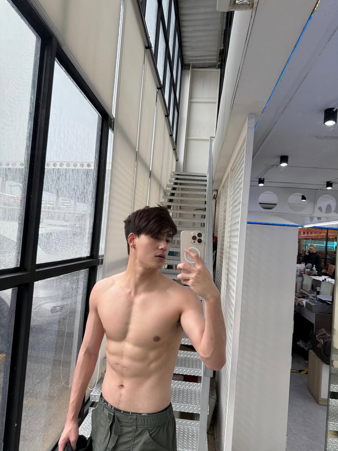 ไอซ์ - พาริส อินทรโกมาลย์สุต