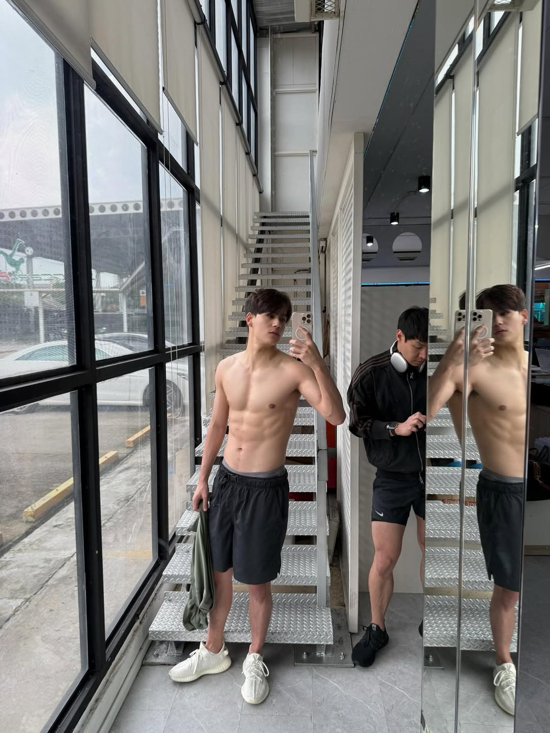 ไอซ์ - พาริส อินทรโกมาลย์สุต