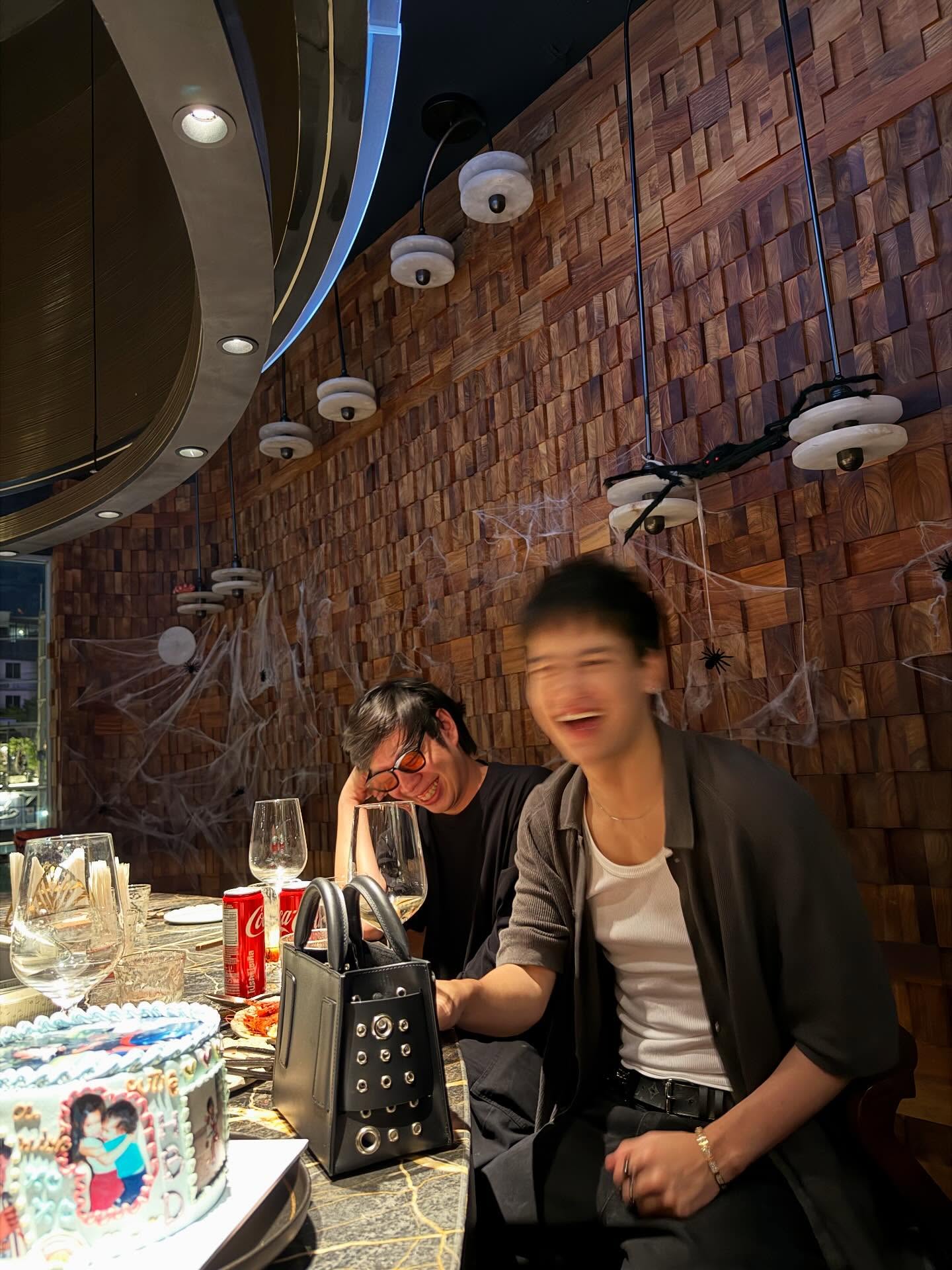 ไอซ์ - พาริส อินทรโกมาลย์สุต