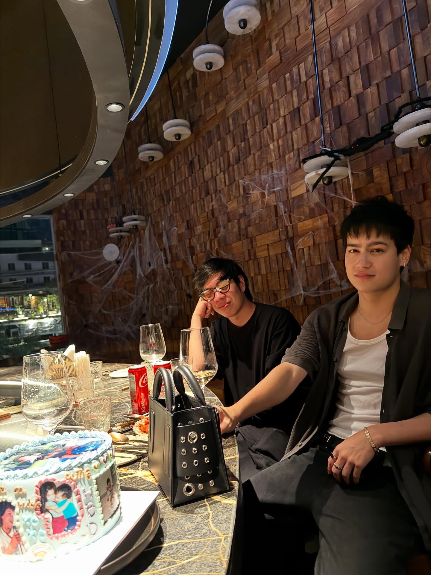 ไอซ์ - พาริส อินทรโกมาลย์สุต