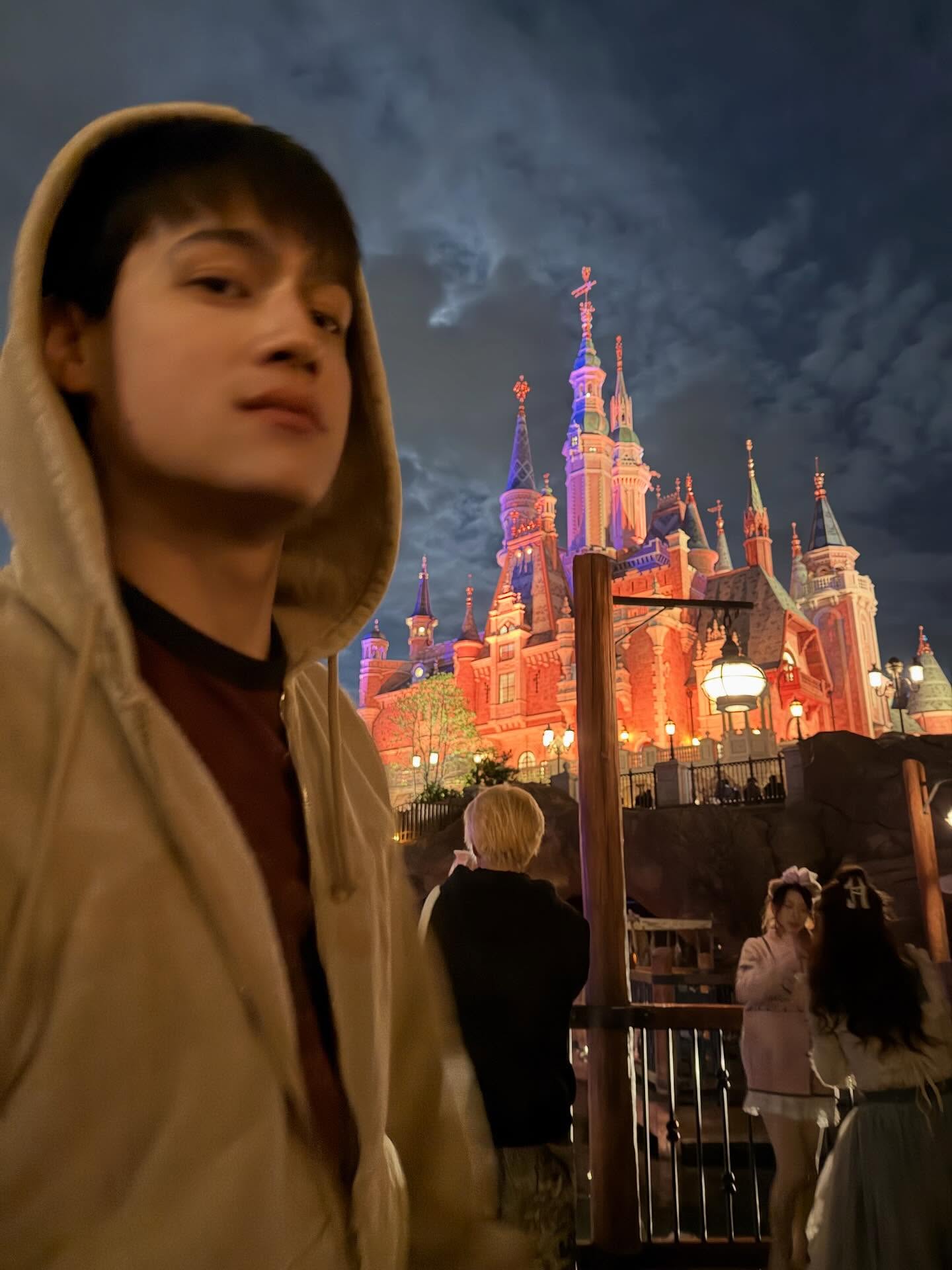 ไอซ์ - พาริส อินทรโกมาลย์สุต