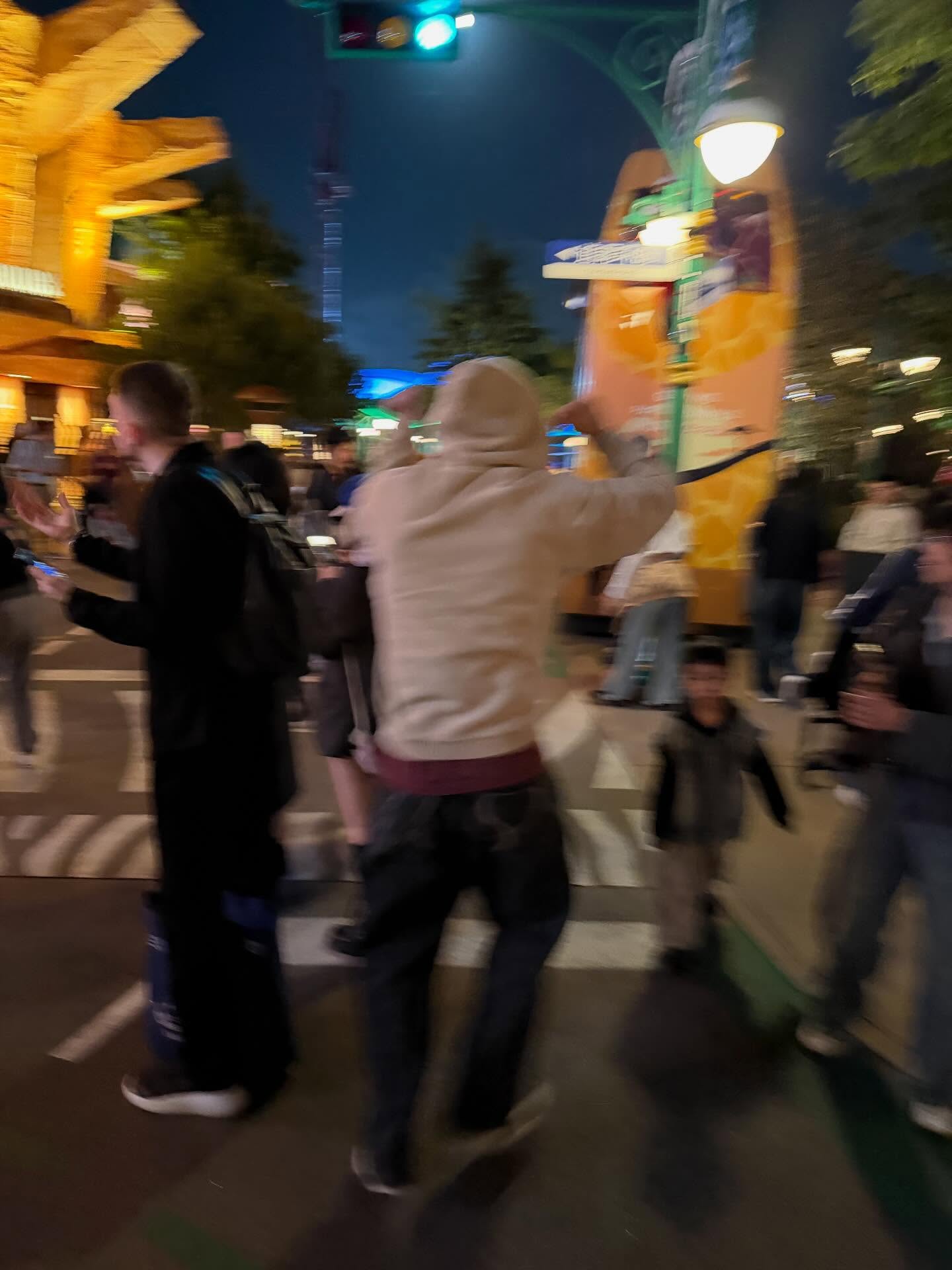 ไอซ์ - พาริส อินทรโกมาลย์สุต