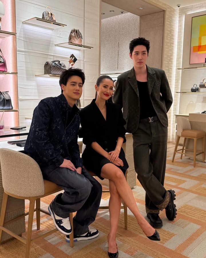 ไอซ์ - พาริส อินทรโกมาลย์สุต