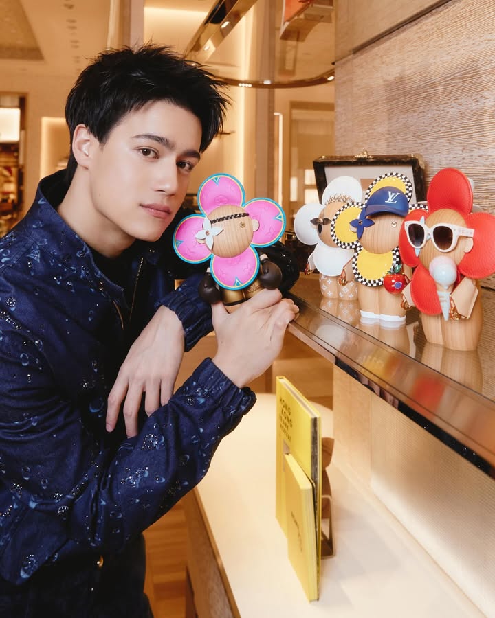 ไอซ์ - พาริส อินทรโกมาลย์สุต