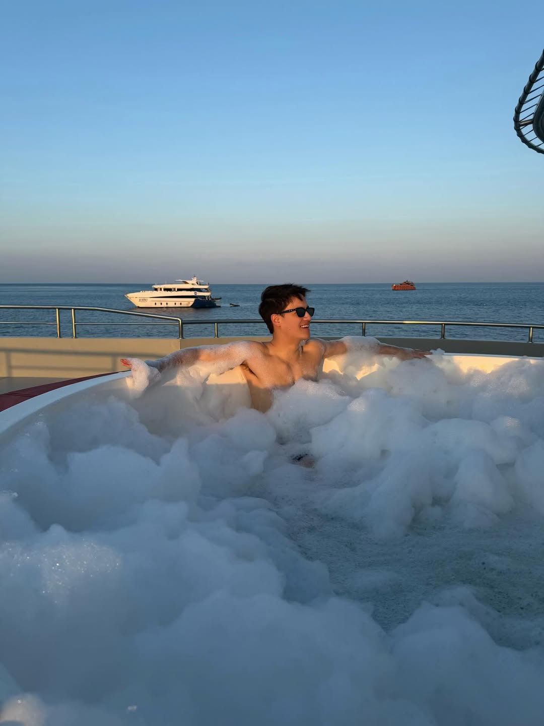 ไอซ์ - พาริส อินทรโกมาลย์สุต