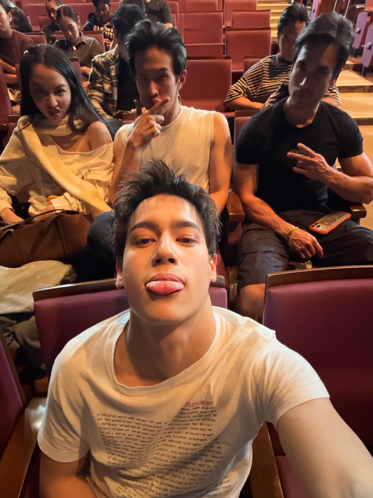 ไอซ์ - พาริส อินทรโกมาลย์สุต