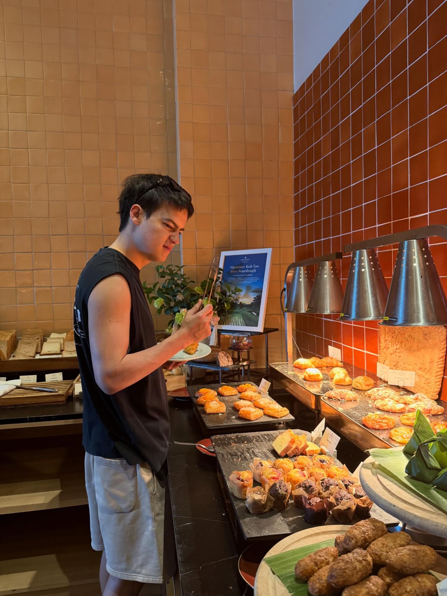 ไอซ์ - พาริส อินทรโกมาลย์สุต