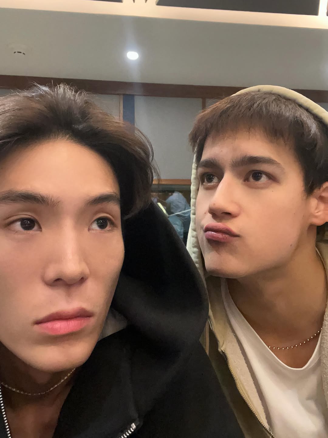 ไอซ์ - พาริส อินทรโกมาลย์สุต
