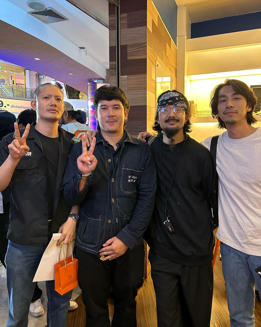 เป้ - อารักษ์ อมรศุภศิริ