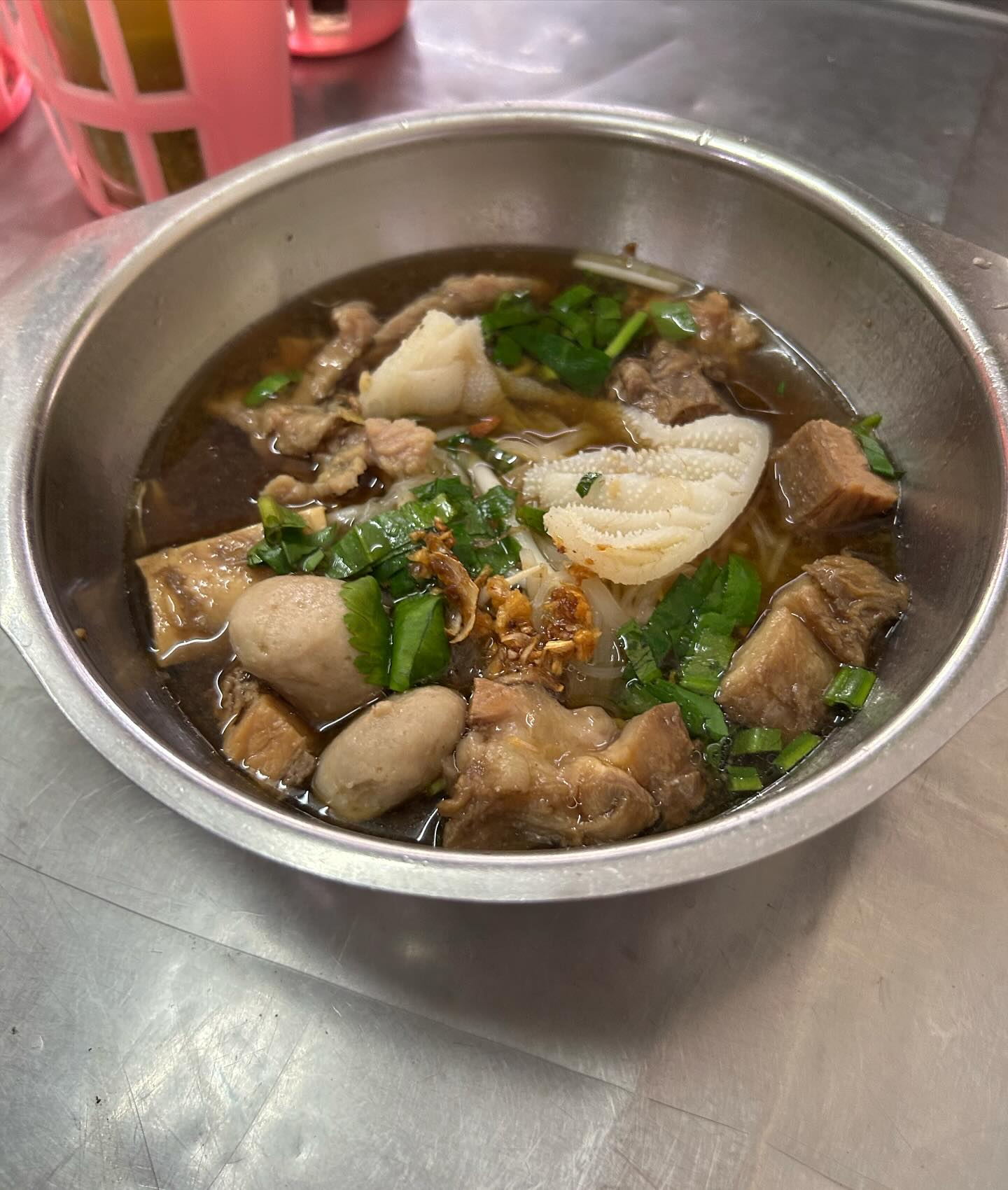 เป้ - อารักษ์ อมรศุภศิริ