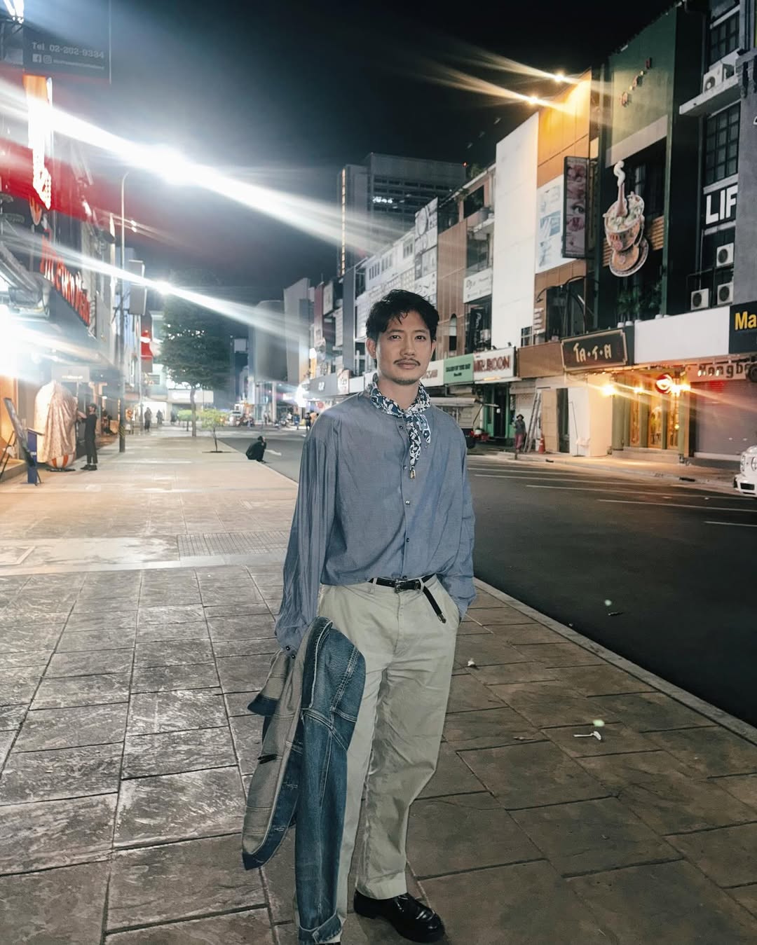 เป้ - อารักษ์ อมรศุภศิริ