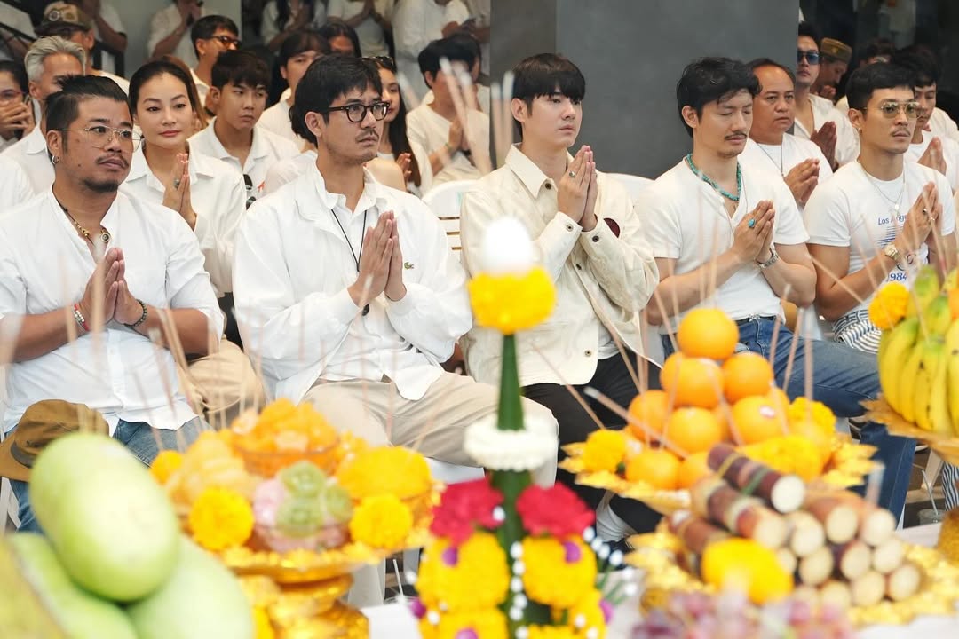 เป้ - อารักษ์ อมรศุภศิริ
