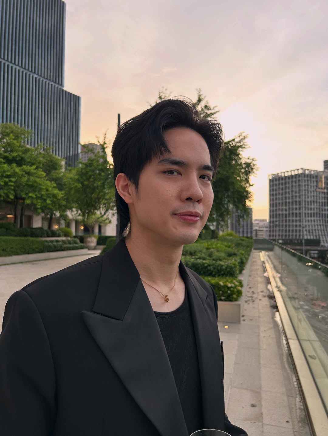 เป้ - อารักษ์ อมรศุภศิริ