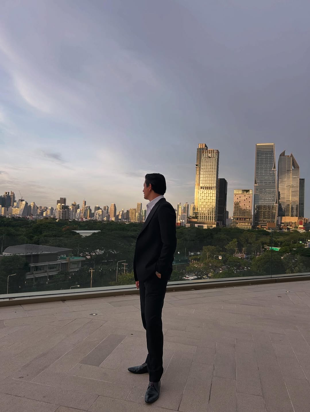 เป้ - อารักษ์ อมรศุภศิริ