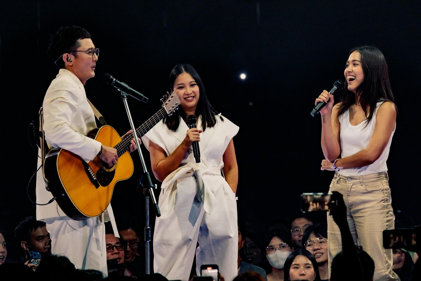 เป้ - อารักษ์ อมรศุภศิริ