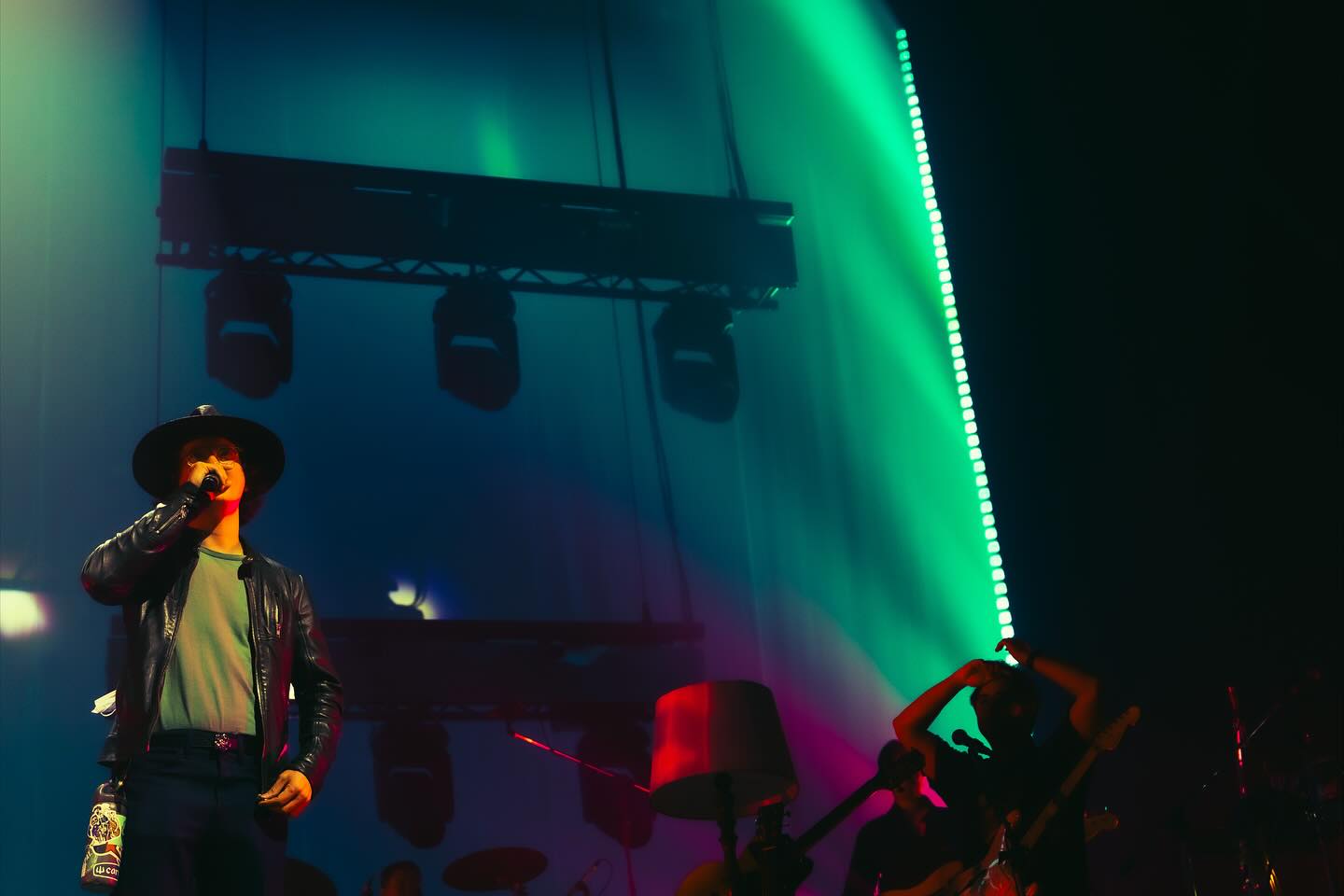 เป้ - อารักษ์ อมรศุภศิริ