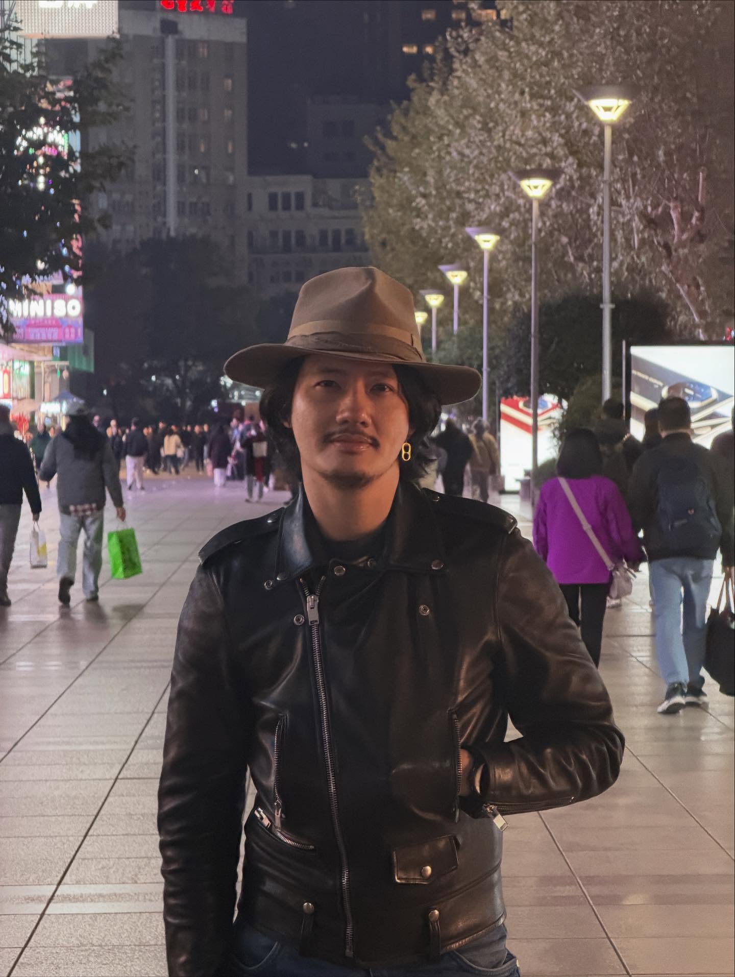 เป้ - อารักษ์ อมรศุภศิริ